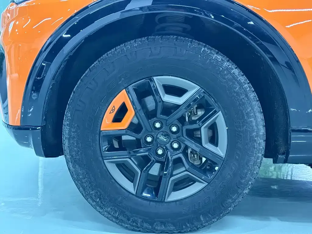 Ford Explorer 2023 из CN, фото 4
