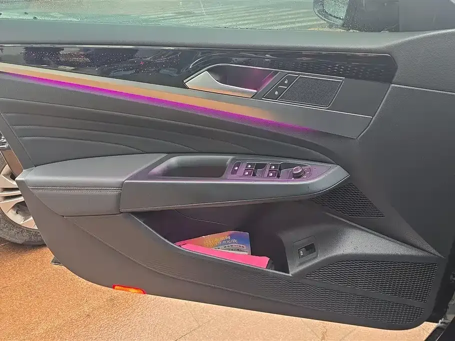 Volkswagen Passat 2023 из CN, фото 3