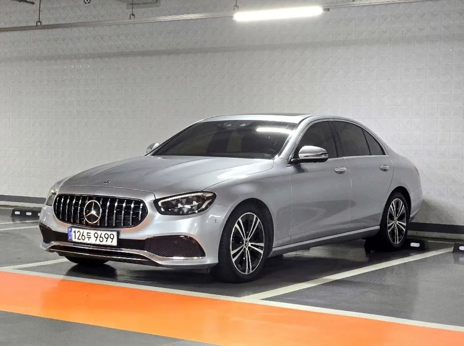 Mercedes-Benz E-Class — фото 1