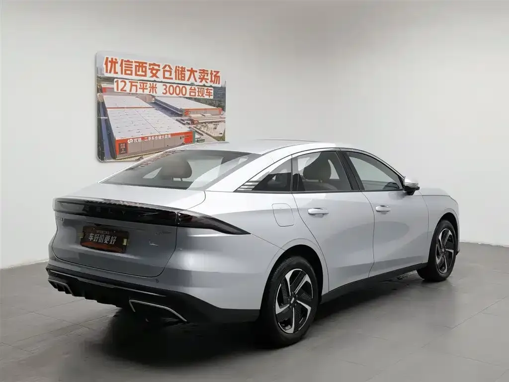 Geely Galaxy L6 — фото 3