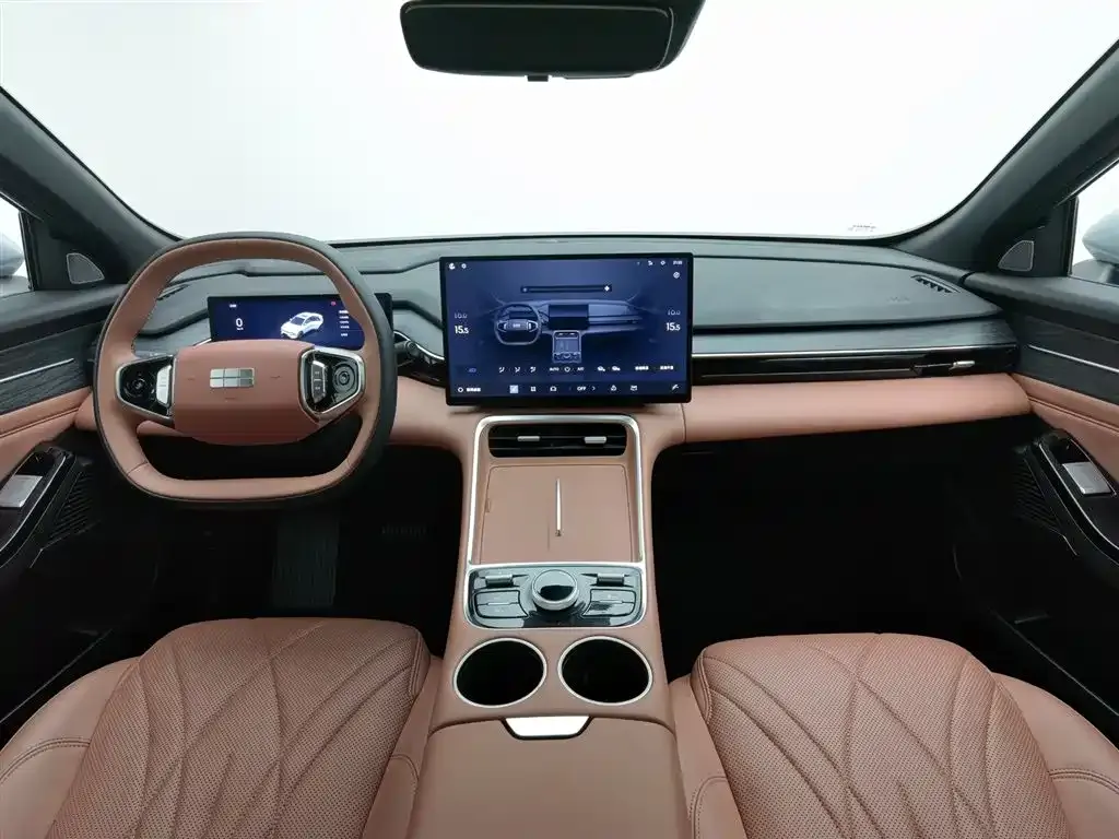 Geely Galaxy L6 — фото 9