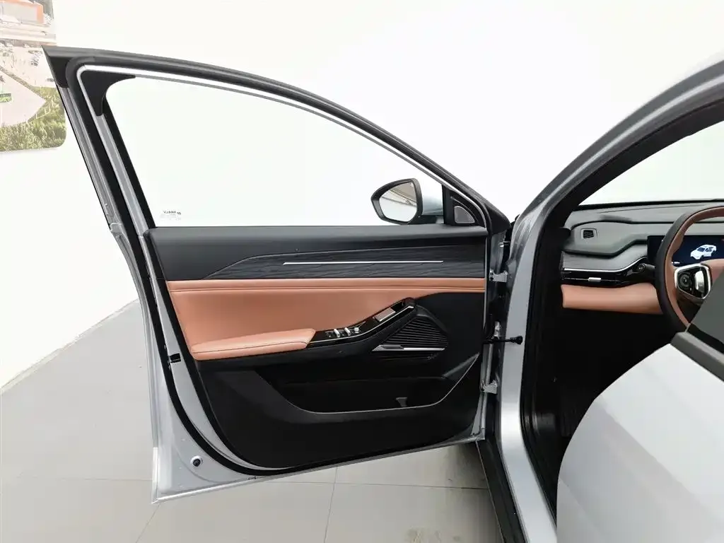 Geely Galaxy L6 — фото 8