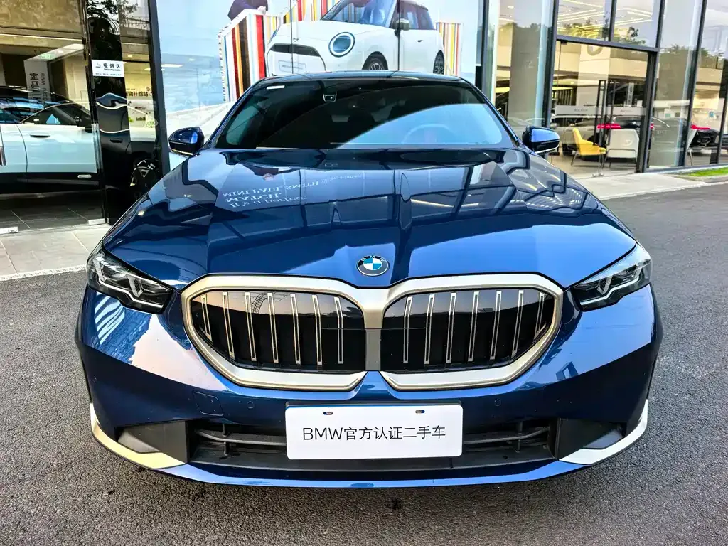 BMW 5 Series — фото 8