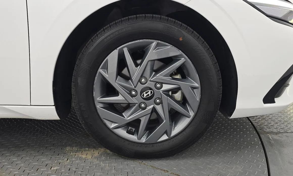 Hyundai AVANTE — фото 10