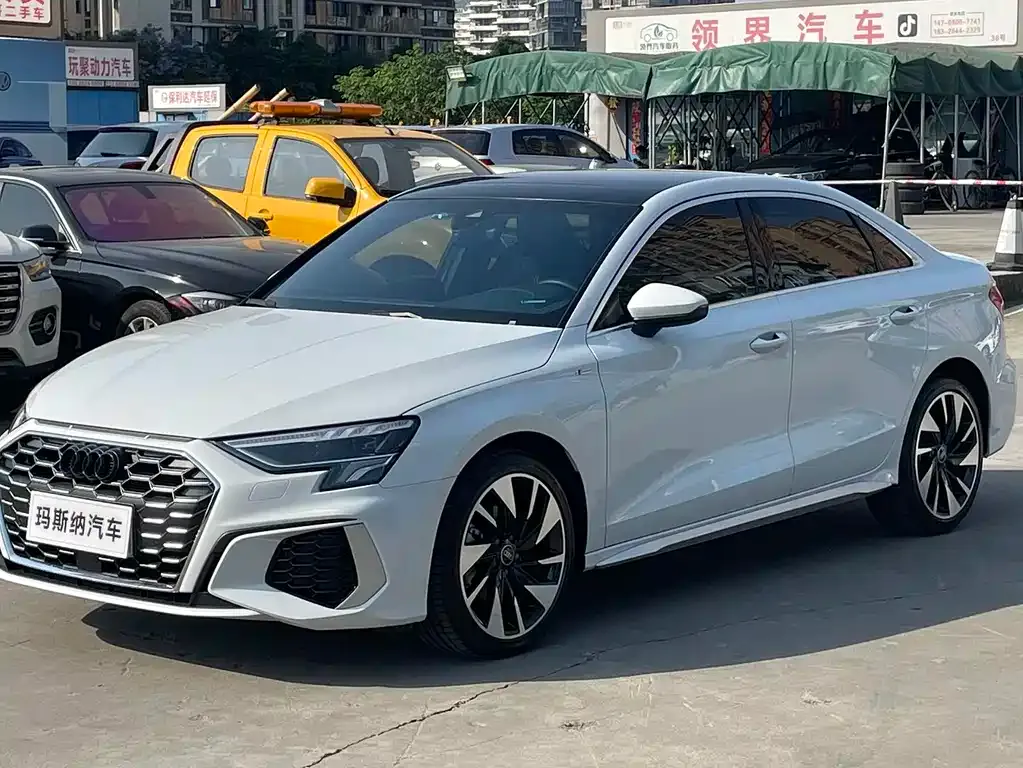 Audi A3 2023 из CN, фото 1
