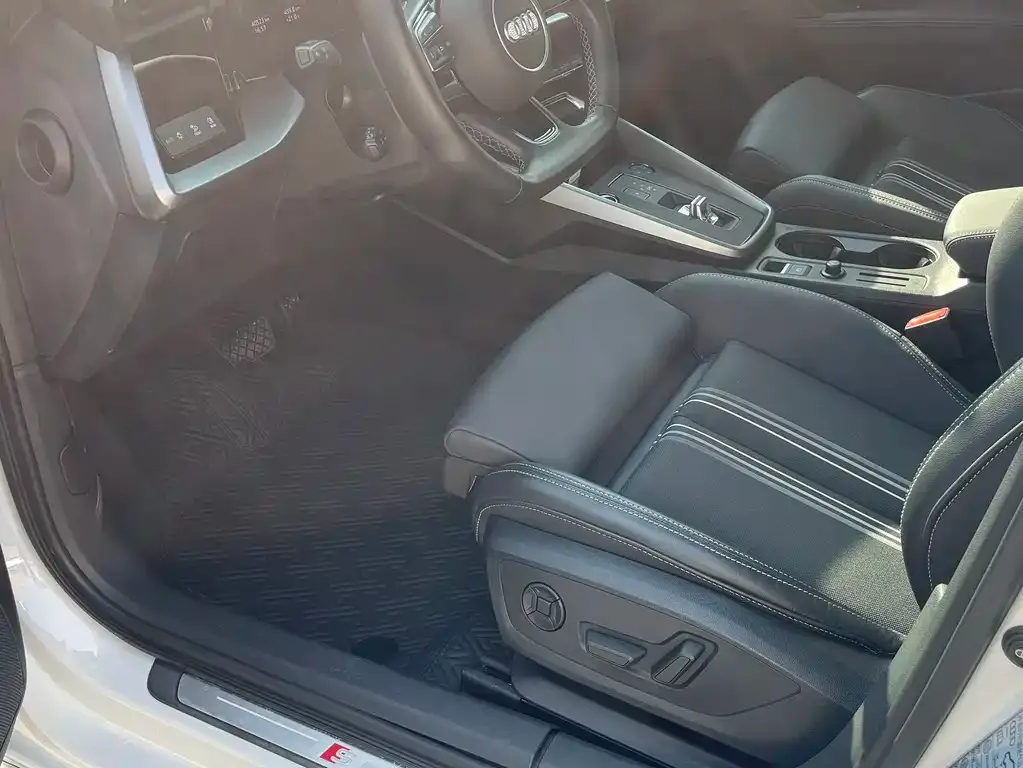 Audi A3 2023 из CN, фото 7