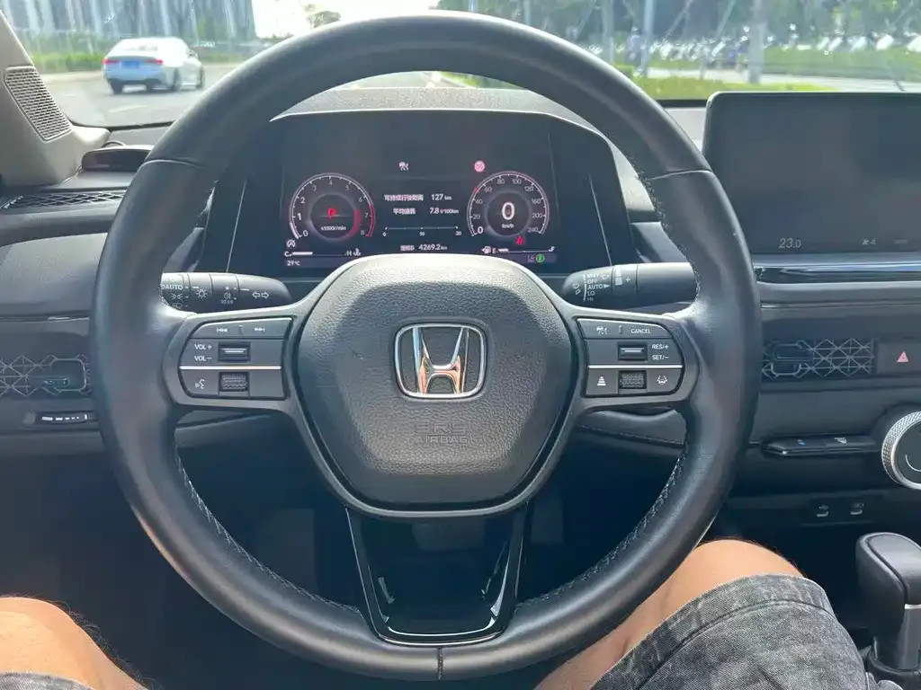 Honda Accord — фото 9