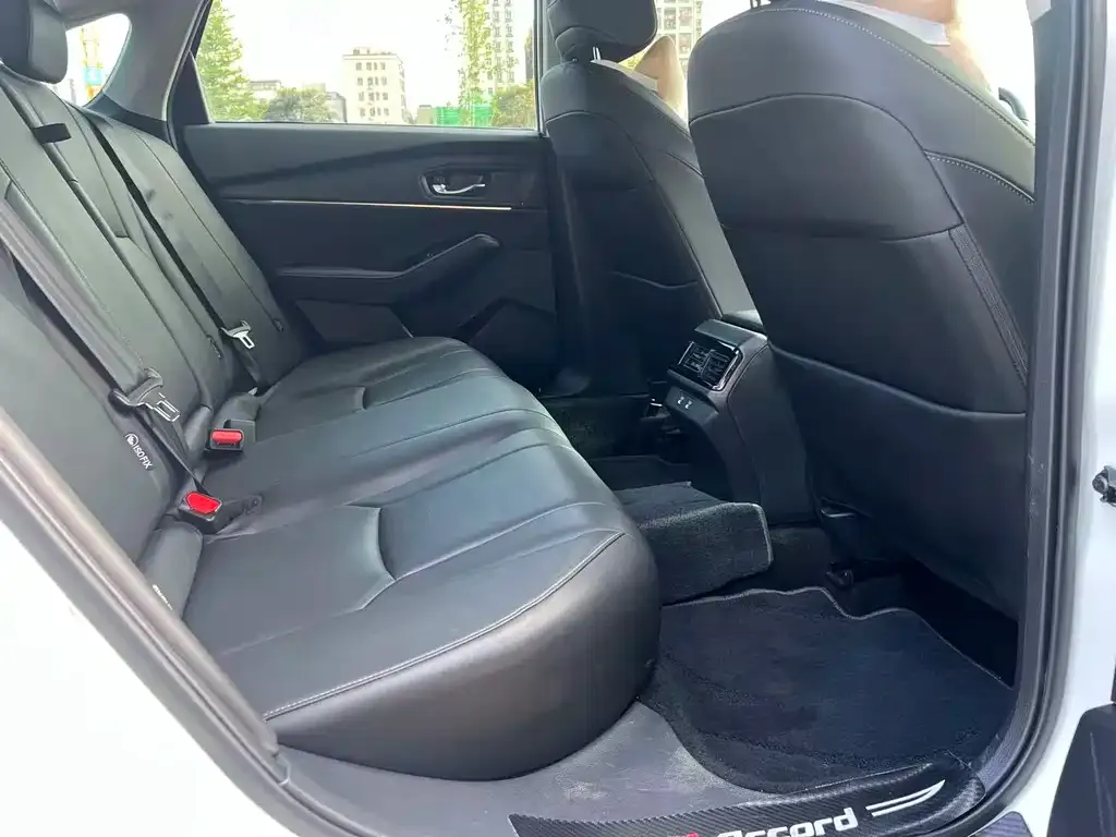 Honda Accord — фото 6