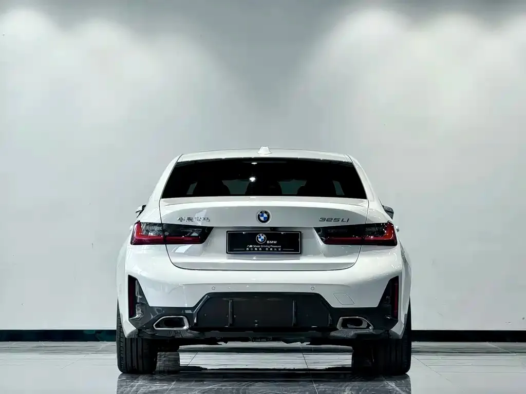 BMW 3 Series 2023 из CN, фото 2