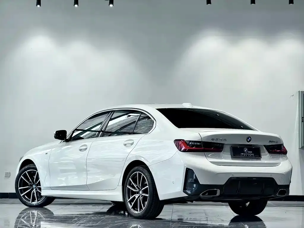 BMW 3 Series 2023 из CN, фото 4
