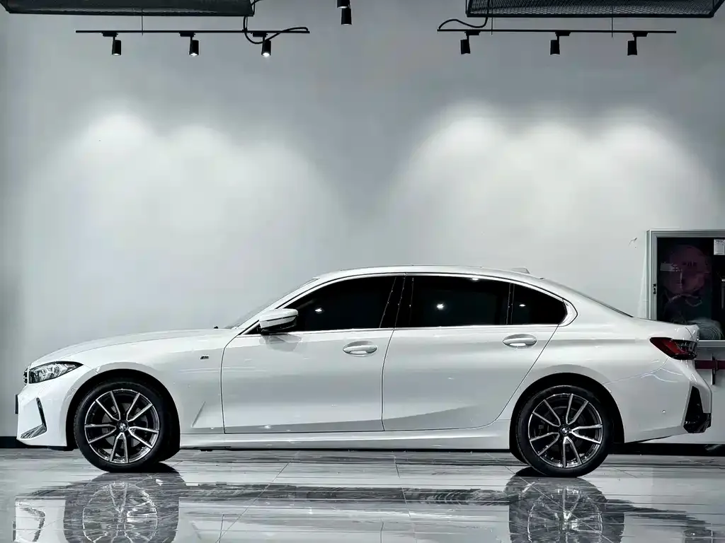 BMW 3 Series 2023 из CN, фото 7