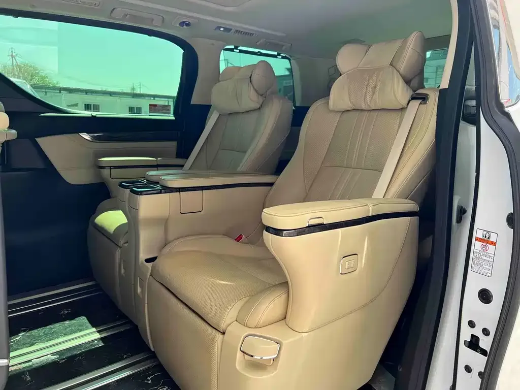 Toyota Alphard 2022 из CN, фото 4