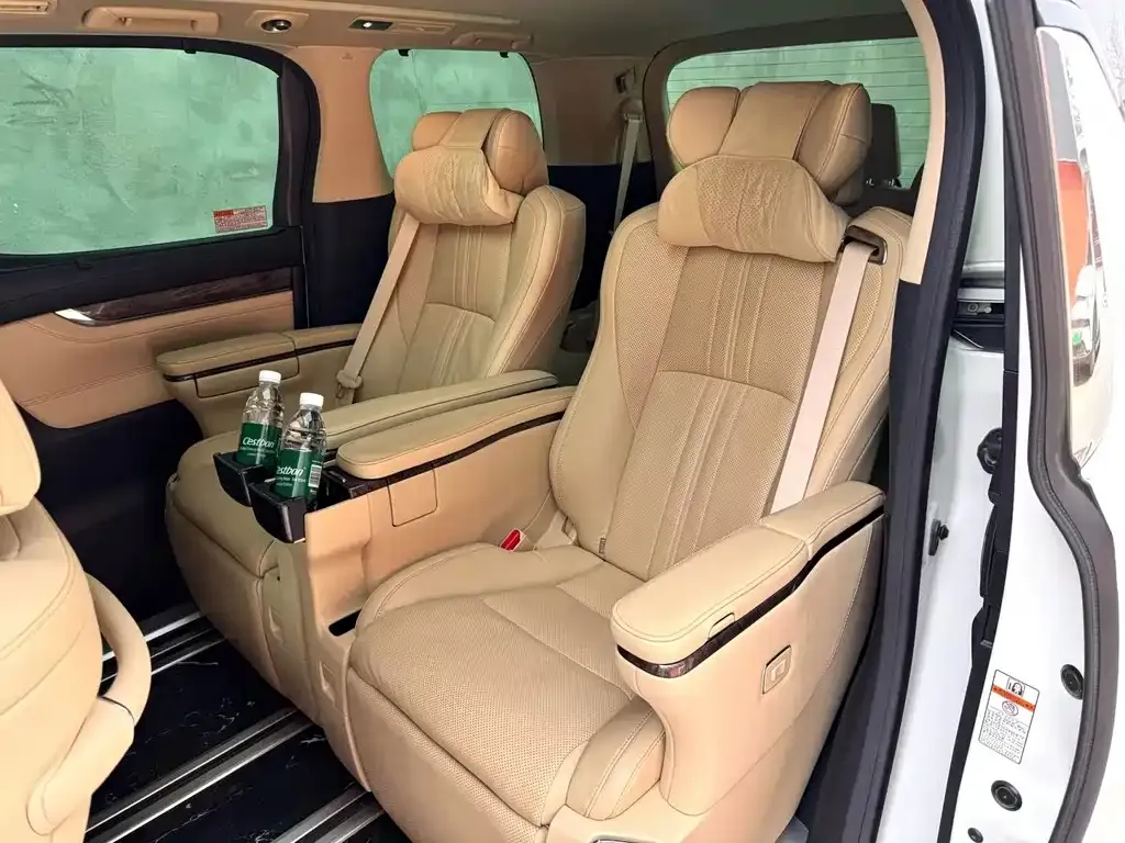 Toyota Alphard 2022 из CN, фото 5