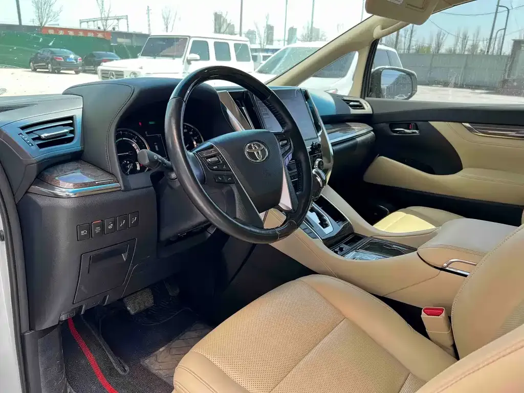 Toyota Alphard 2022 из CN, фото 7