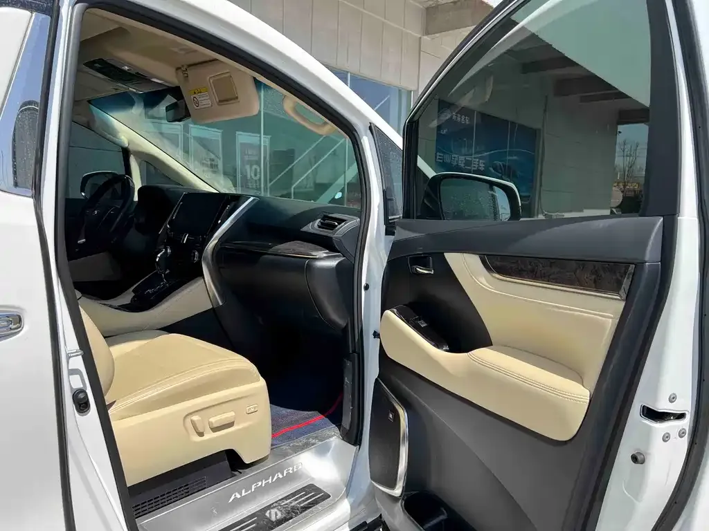 Toyota Alphard 2022 из CN, фото 2