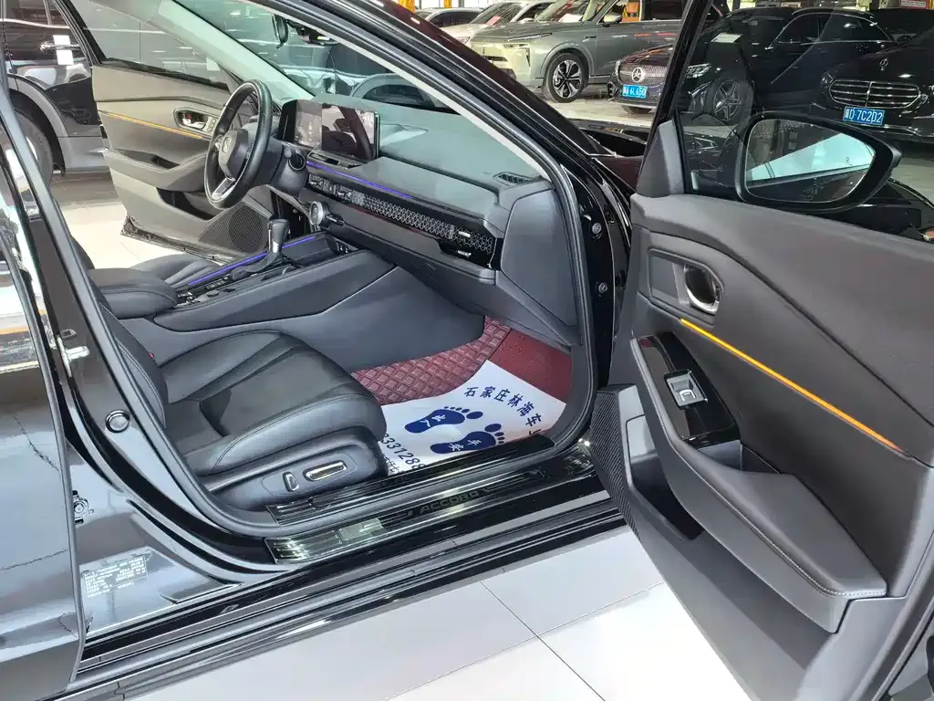 Honda Accord — фото 9