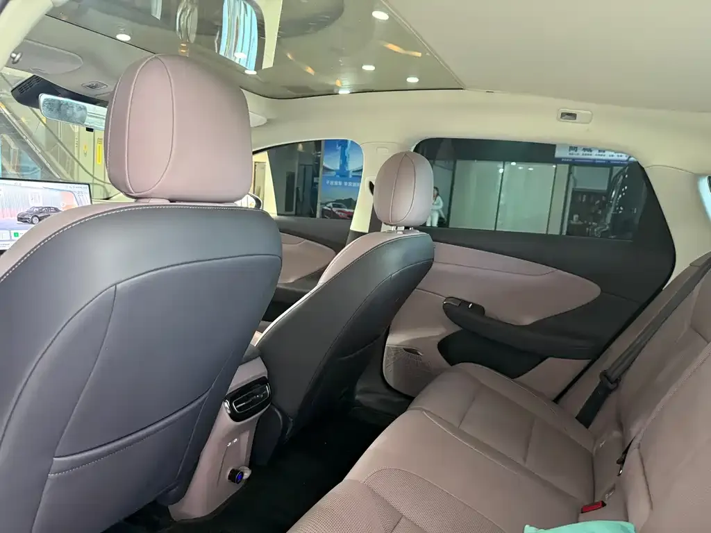 Hongqi Tiangong 05 2026 из CN, фото 8