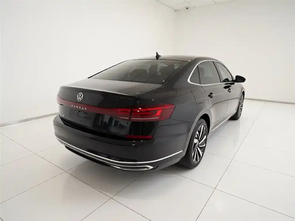 Volkswagen Passat — фото 5
