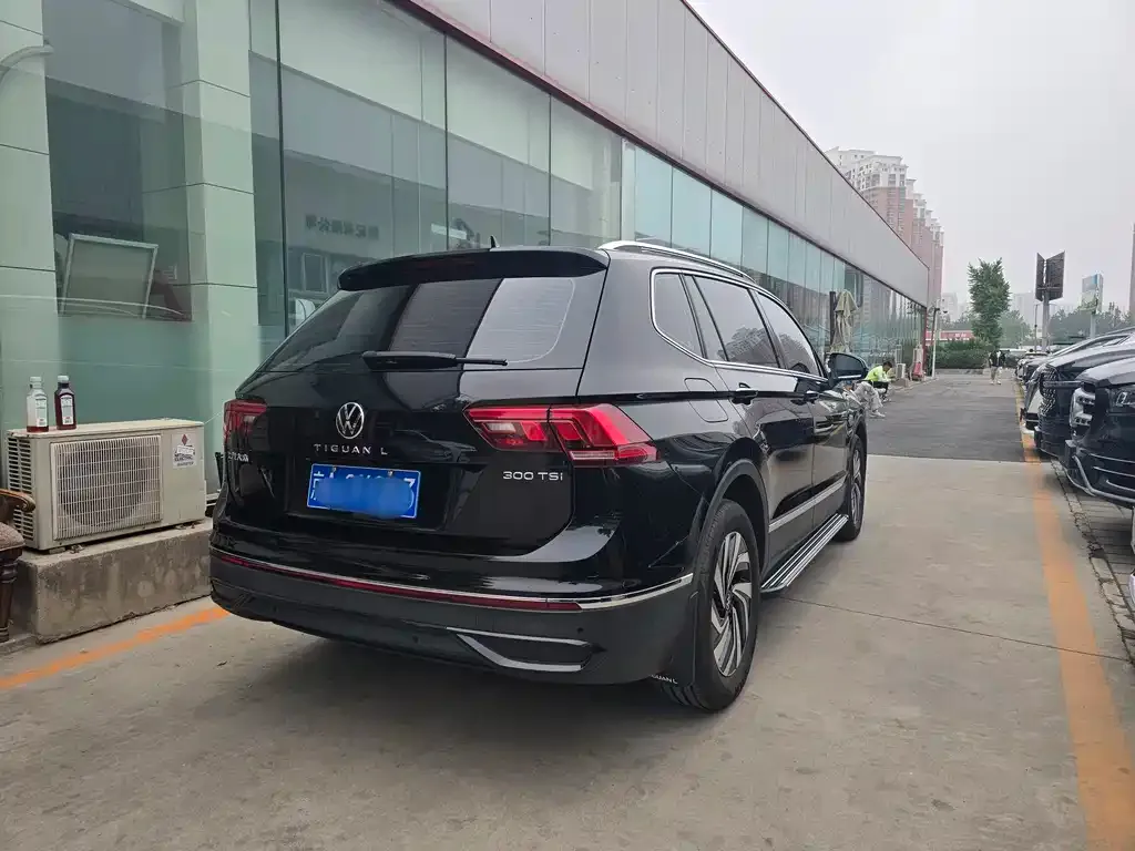 Volkswagen Tiguan L — фото 8