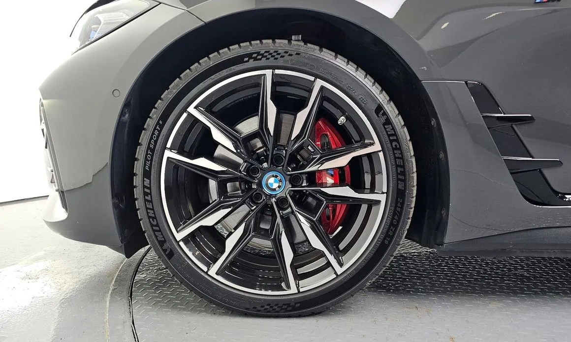BMW i4 2024 из KR, фото 9