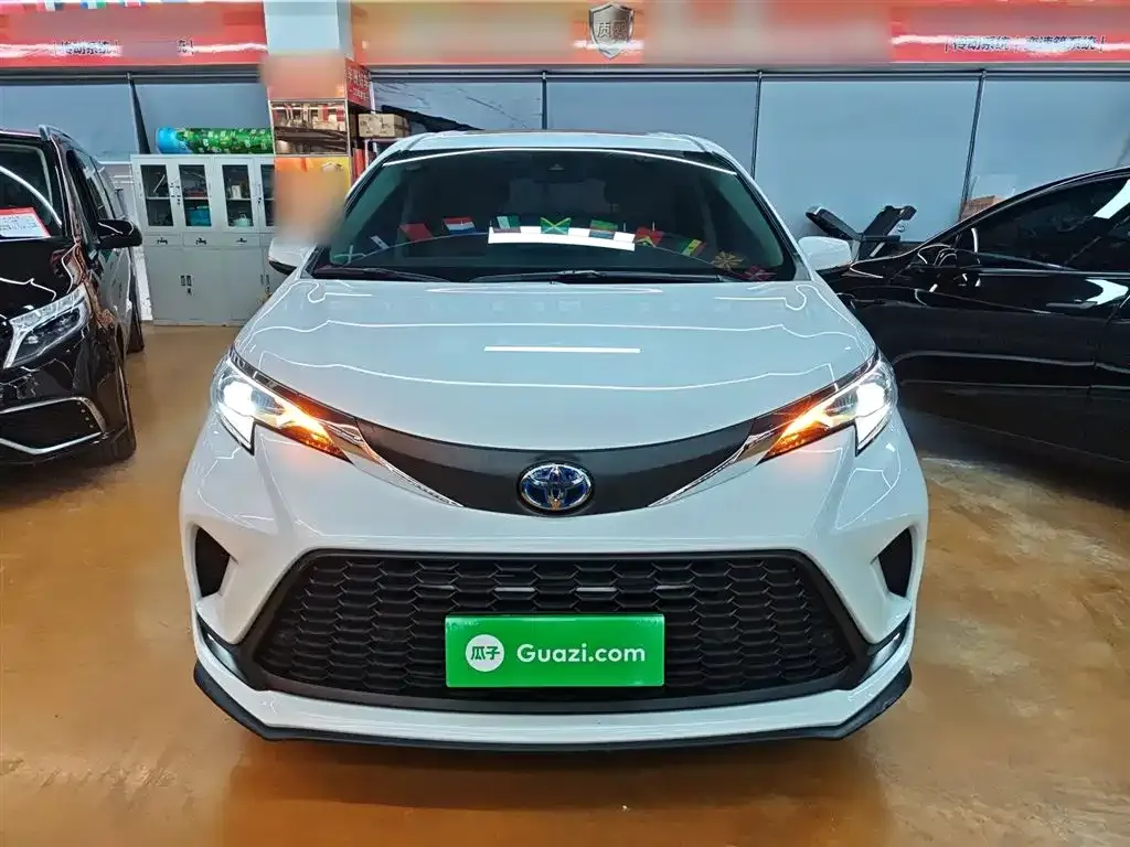 Toyota Granvia 2024 из CN, фото 3