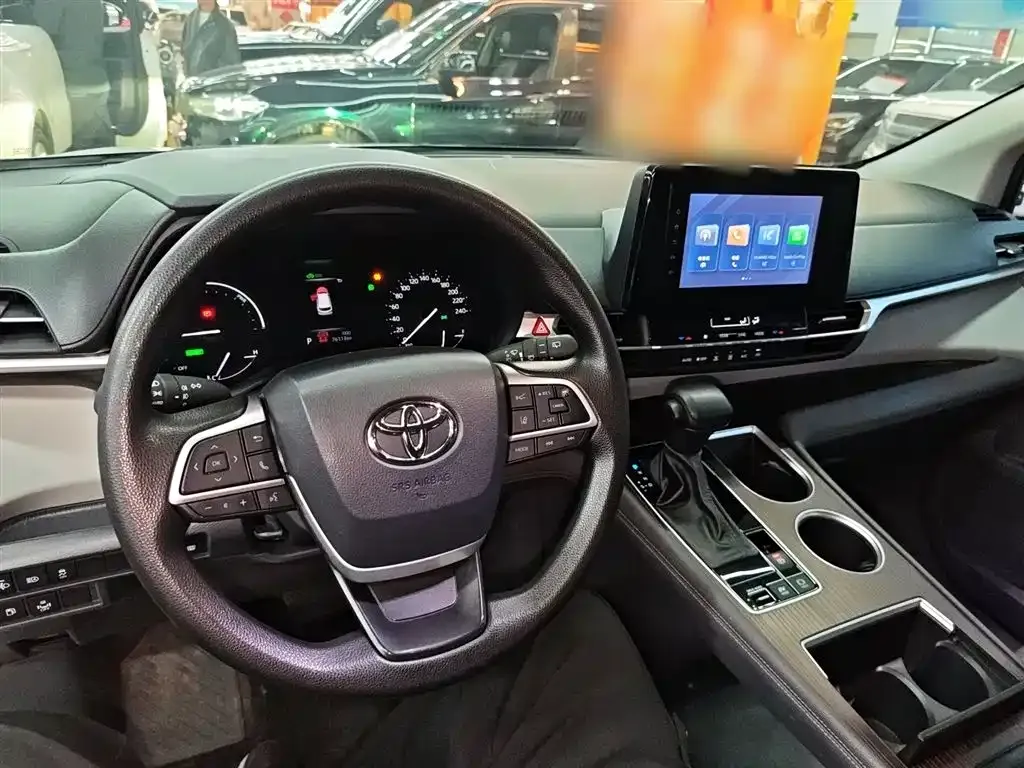 Toyota Granvia 2024 из CN, фото 9