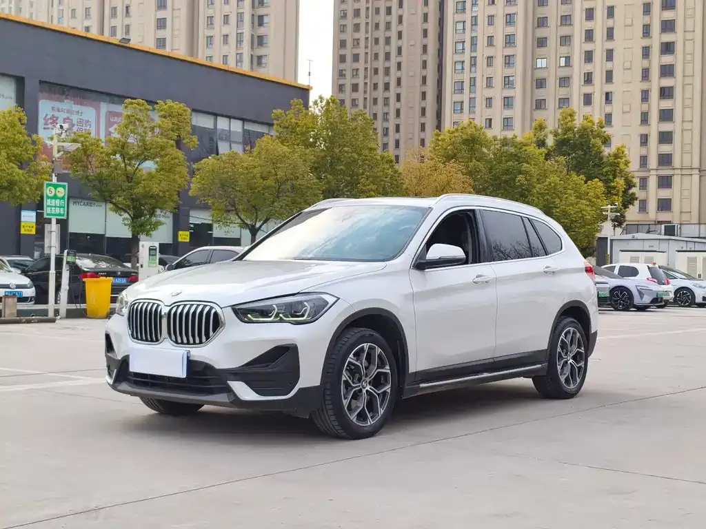 BMW X1 — фото 1
