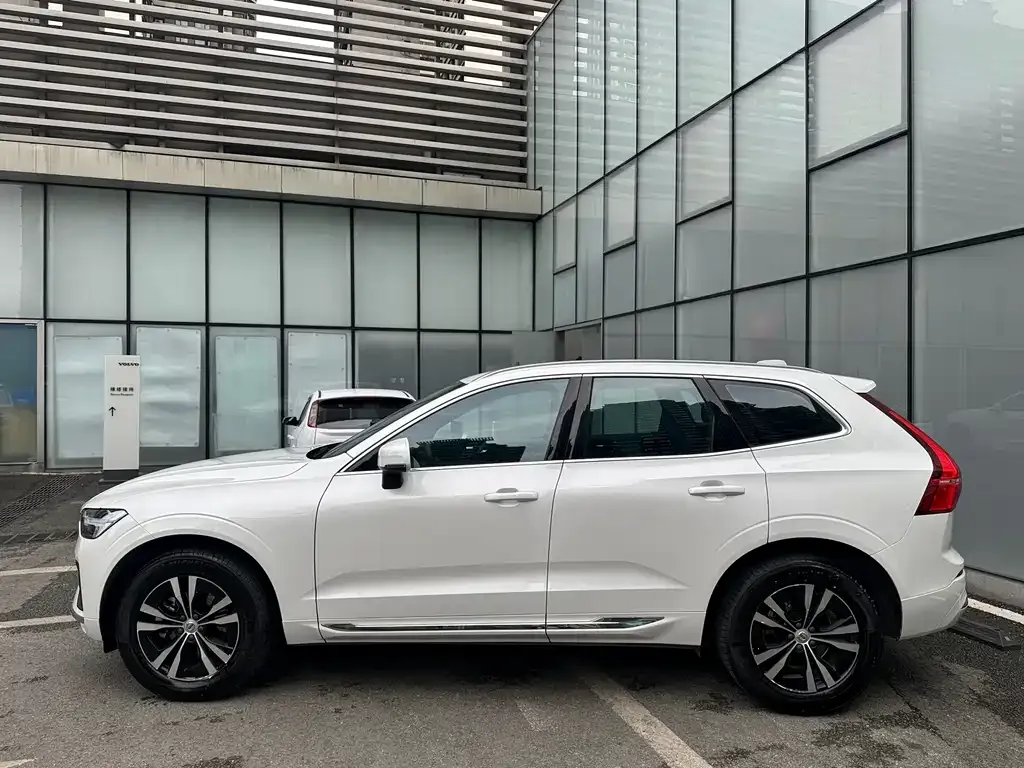 Volvo XC60 — фото 7