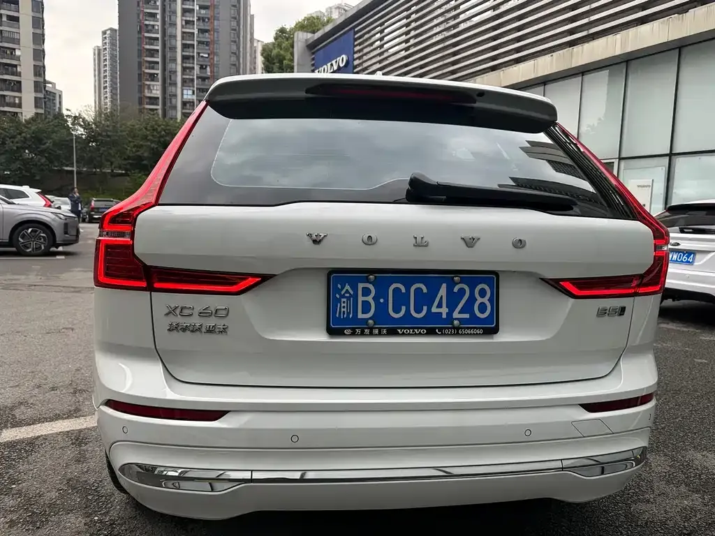 Volvo XC60 — фото 4