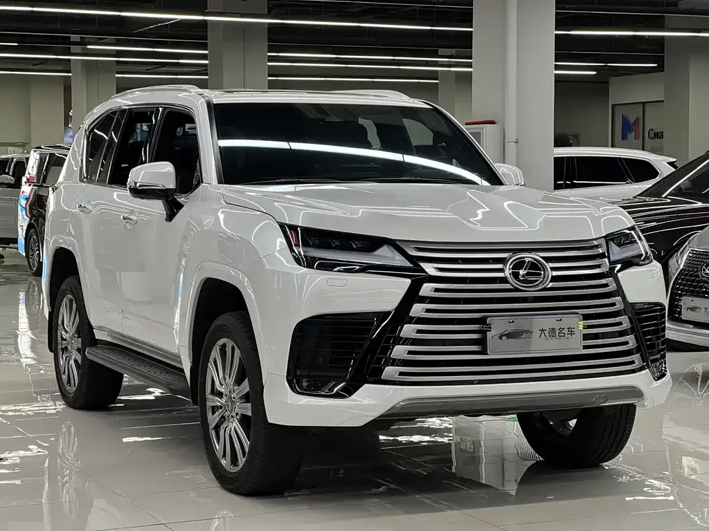 Lexus LX — фото 9