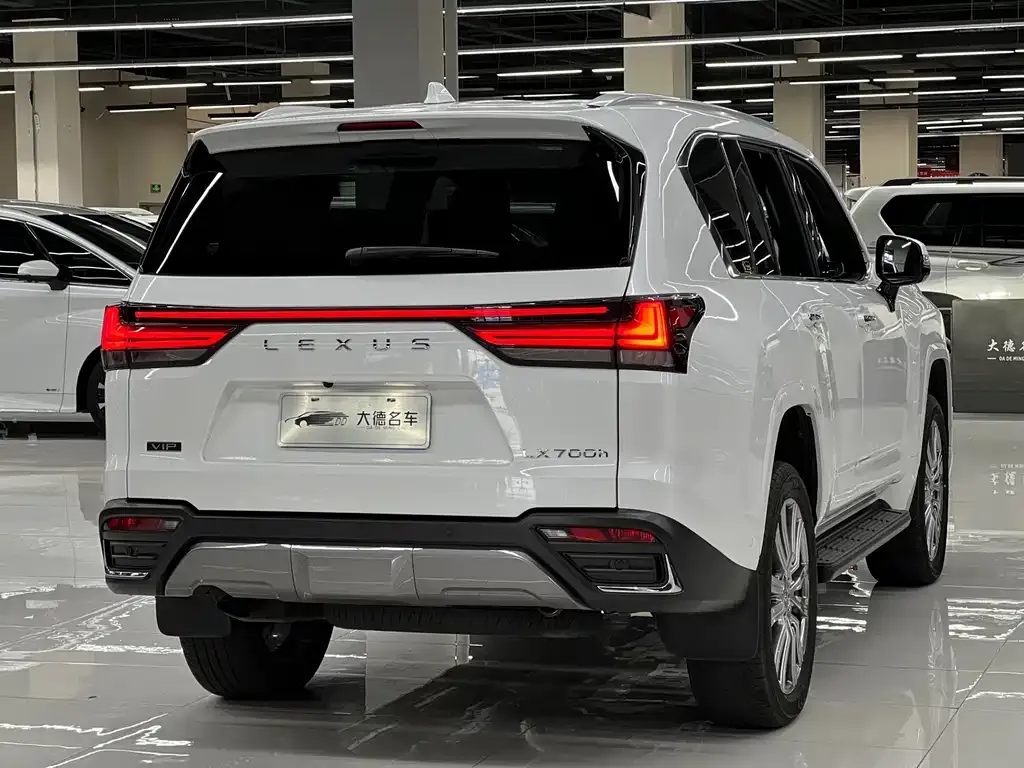 Lexus LX — фото 4