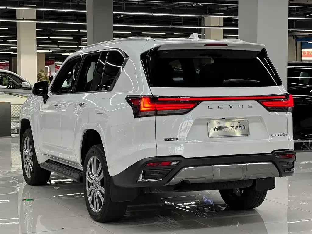 Lexus LX — фото 2