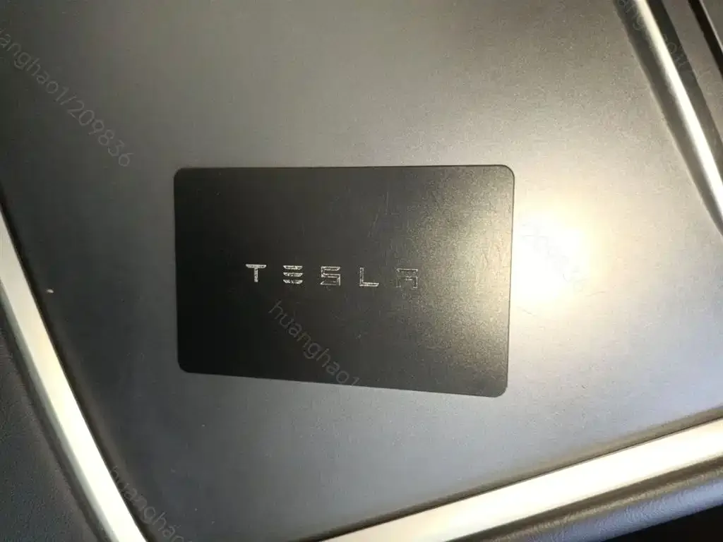 Tesla Model 3 — фото 7