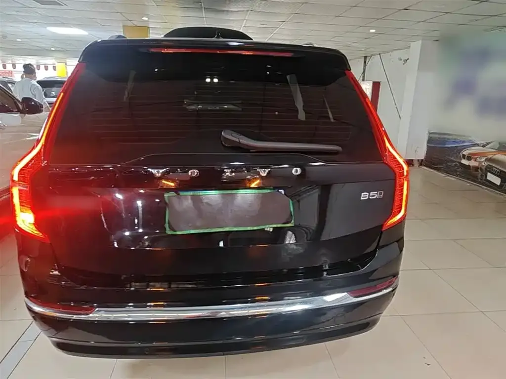 Volvo XC90 — фото 10