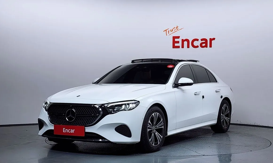 Mercedes-Benz E-Class — фото 1