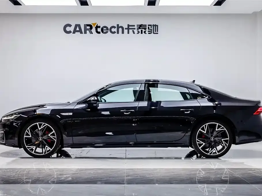 Audi A7L — фото 7