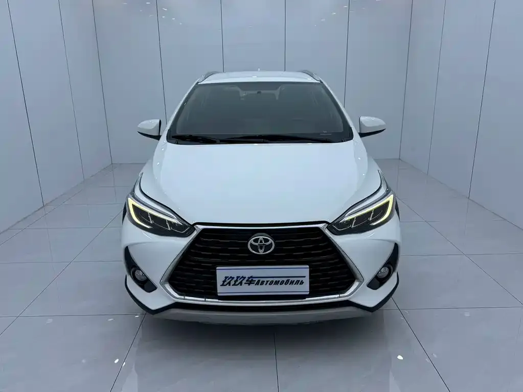 Toyota Yaris L — фото 7
