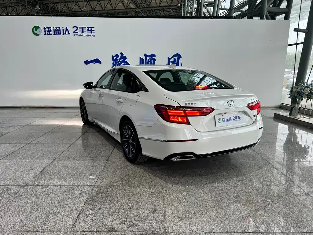 Honda Inspire — фото 10