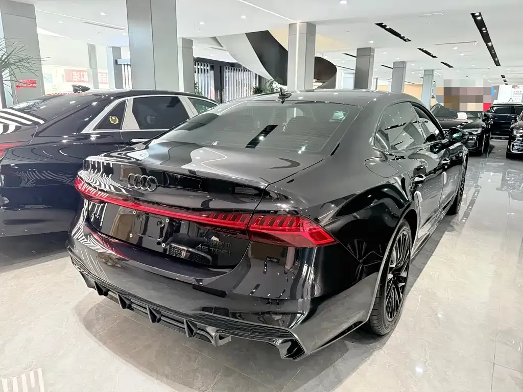 Audi A7L — фото 7