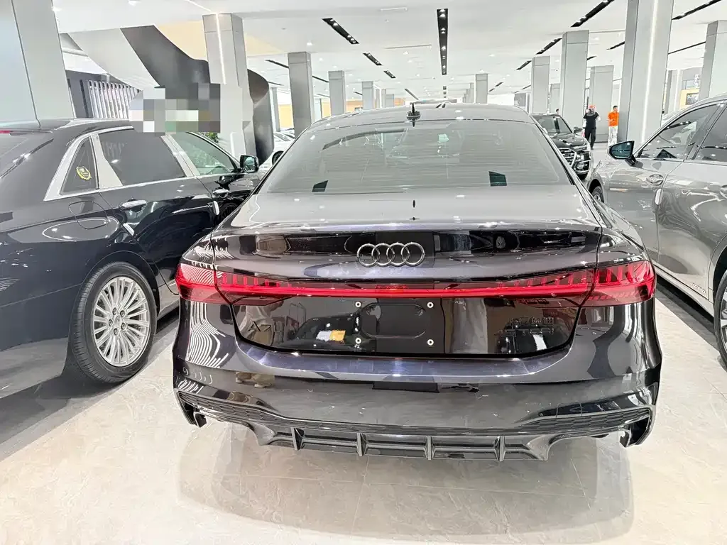 Audi A7L — фото 10