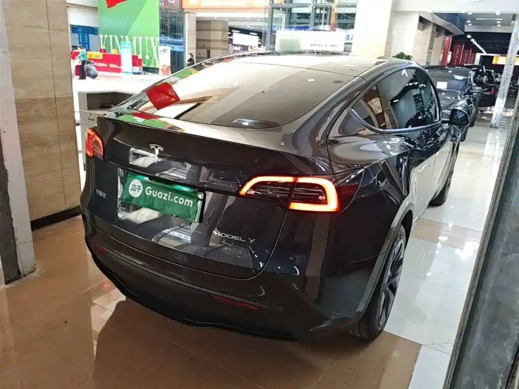 Tesla Model Y — фото 3