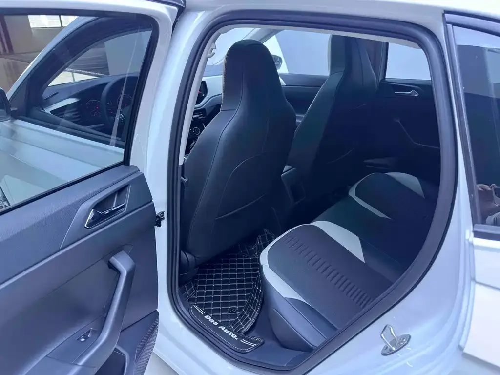 Volkswagen Polo 2021 из CN, фото 9