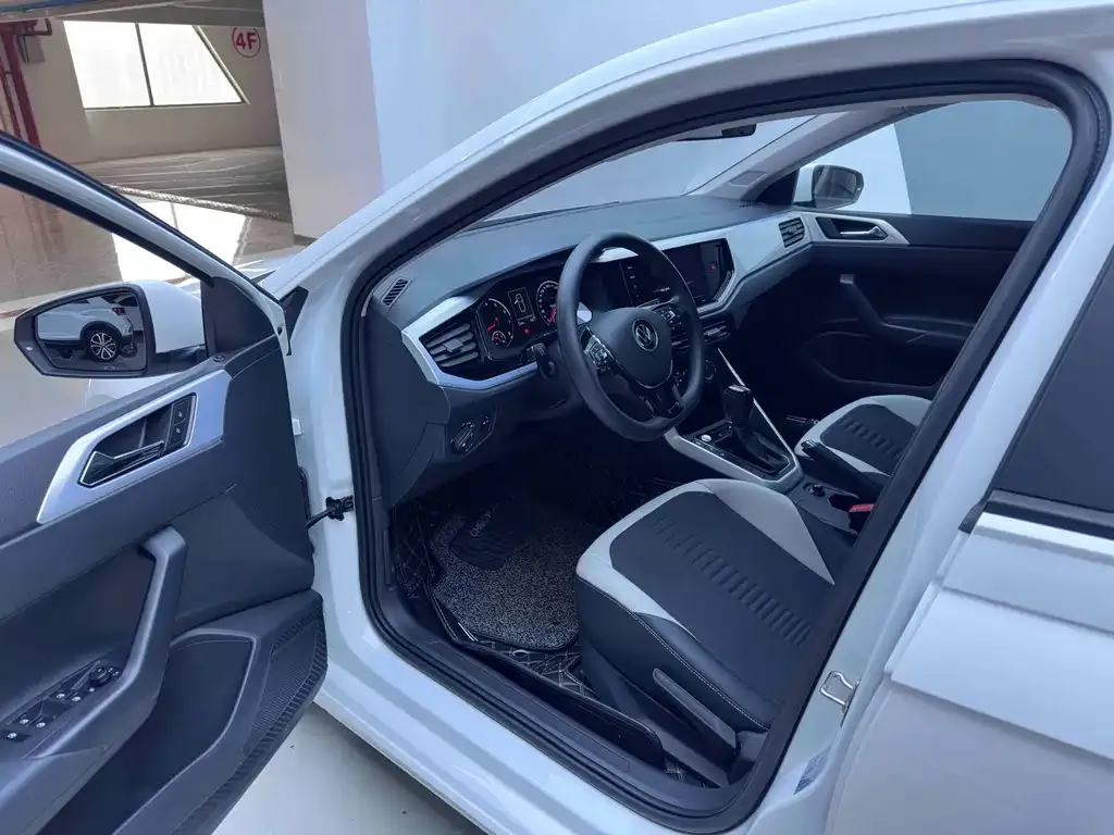 Volkswagen Polo 2021 из CN, фото 4
