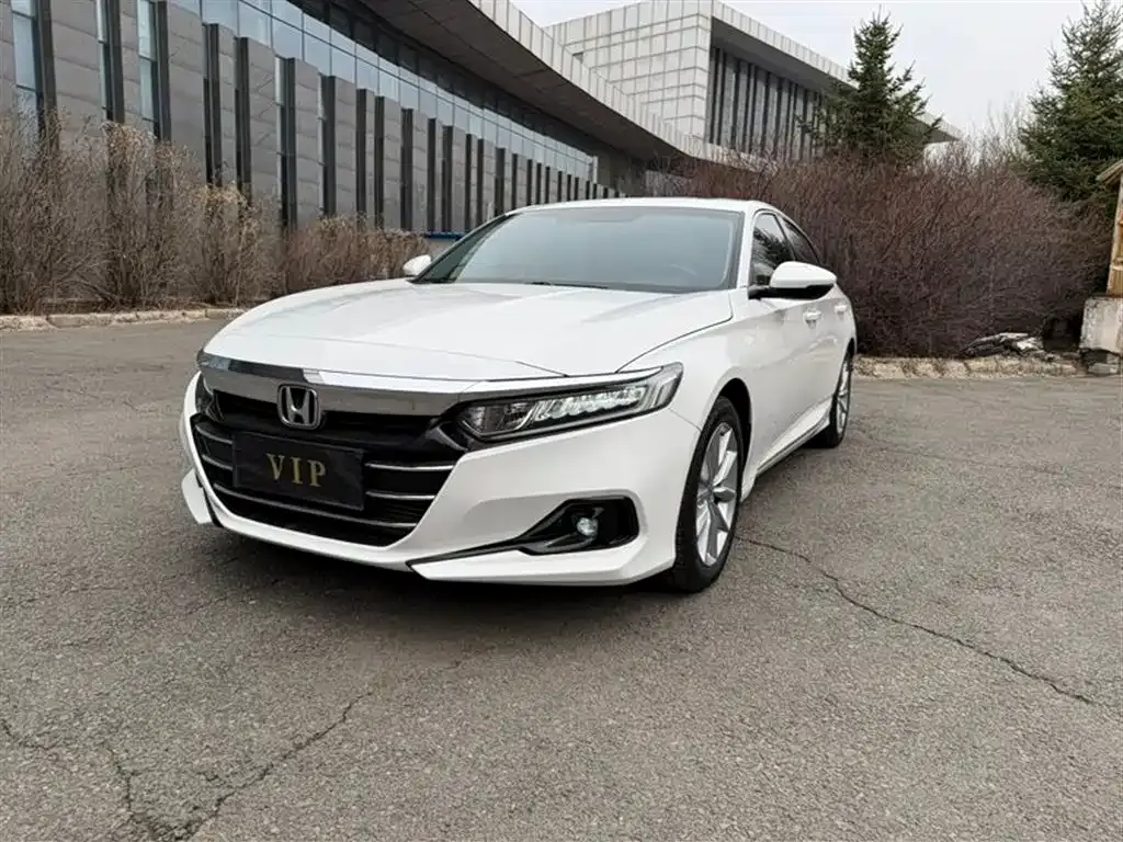 Honda Accord — фото 1