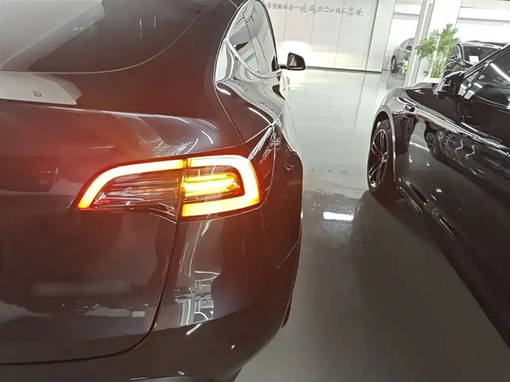Tesla Model Y 2025 из CN, фото 4