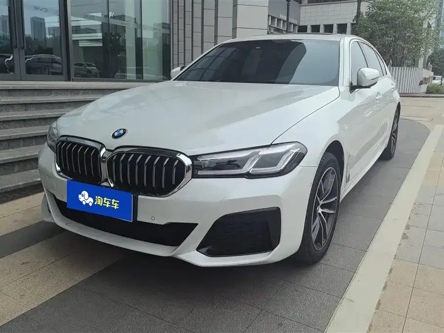 BMW 5 Series — фото 1