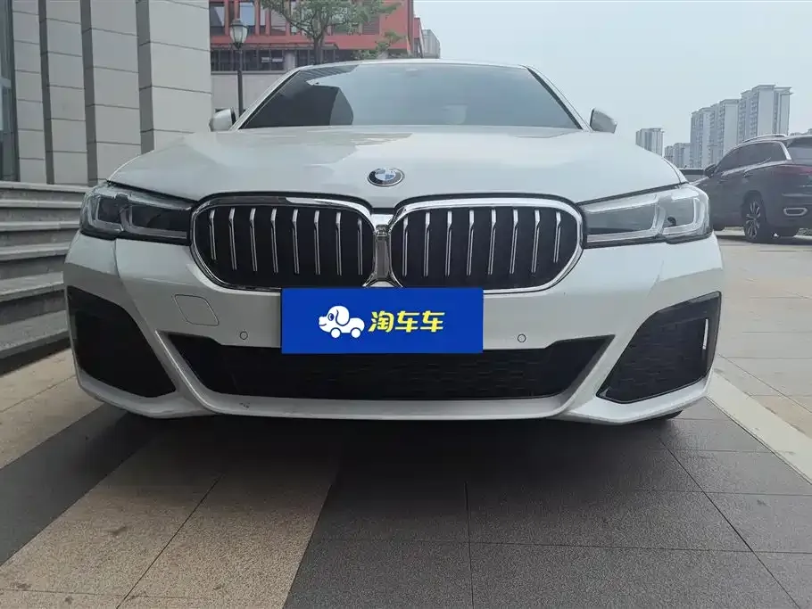 BMW 5 Series — фото 10