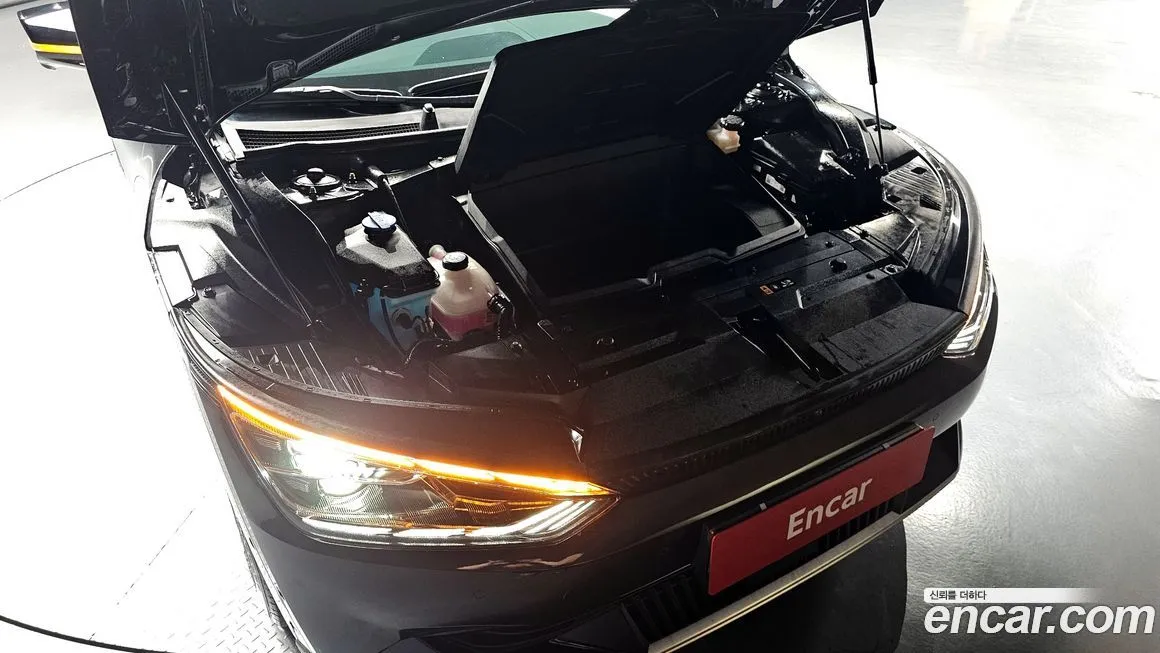 Kia EV6 2023 из KR, фото 8