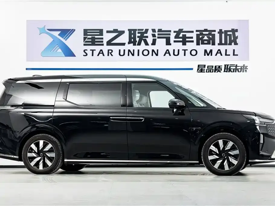 Volvo EM90 2025 из CN, фото 4