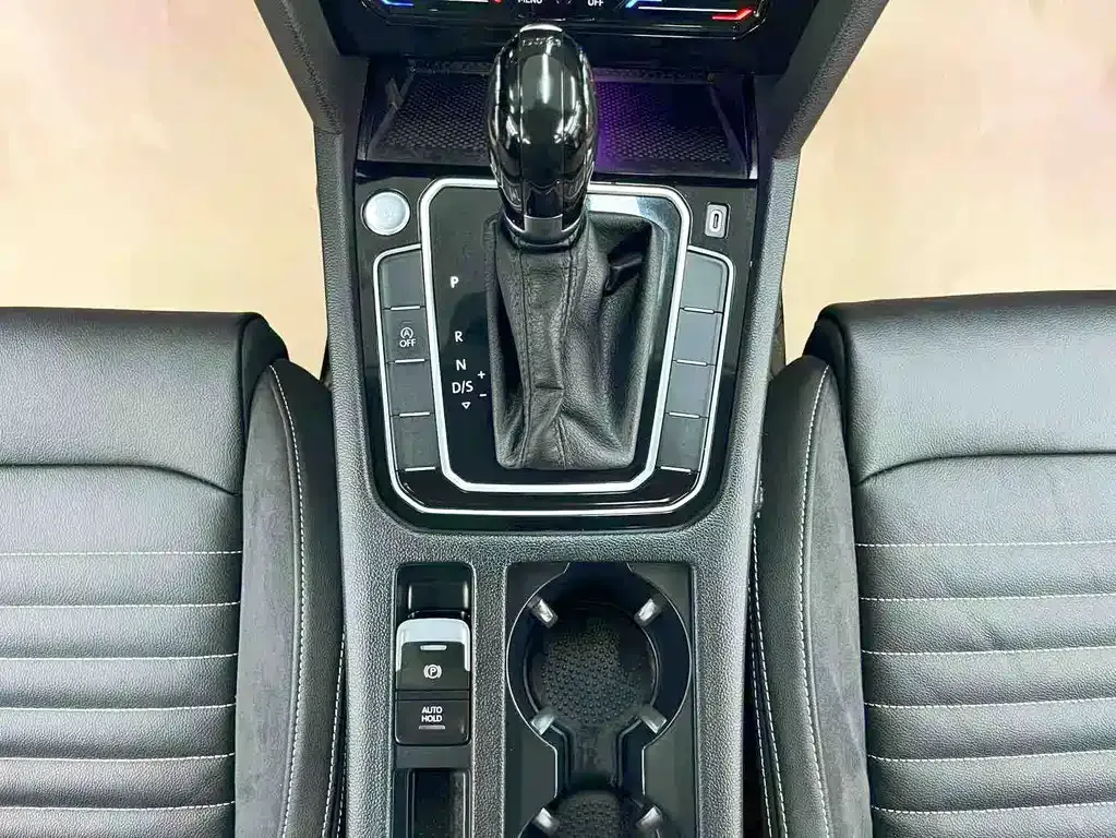 Volkswagen Magotan 2022 из CN, фото 10